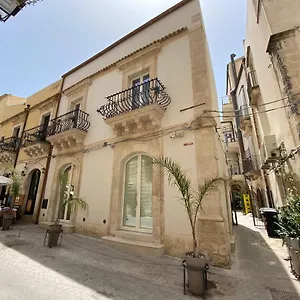 Apartment Palazzo San Martino, Syrakus